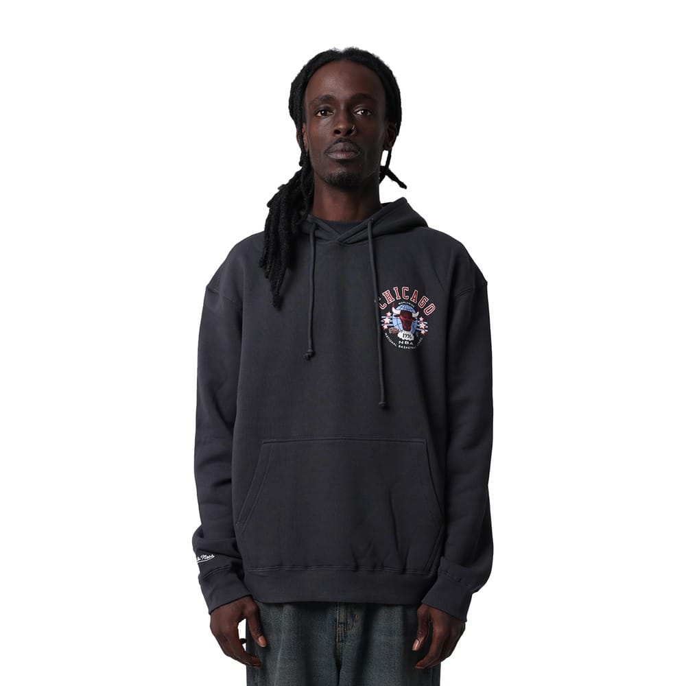 Mitchell & Ness Chicago Bulls Worldwide Hoodie - Washed Black