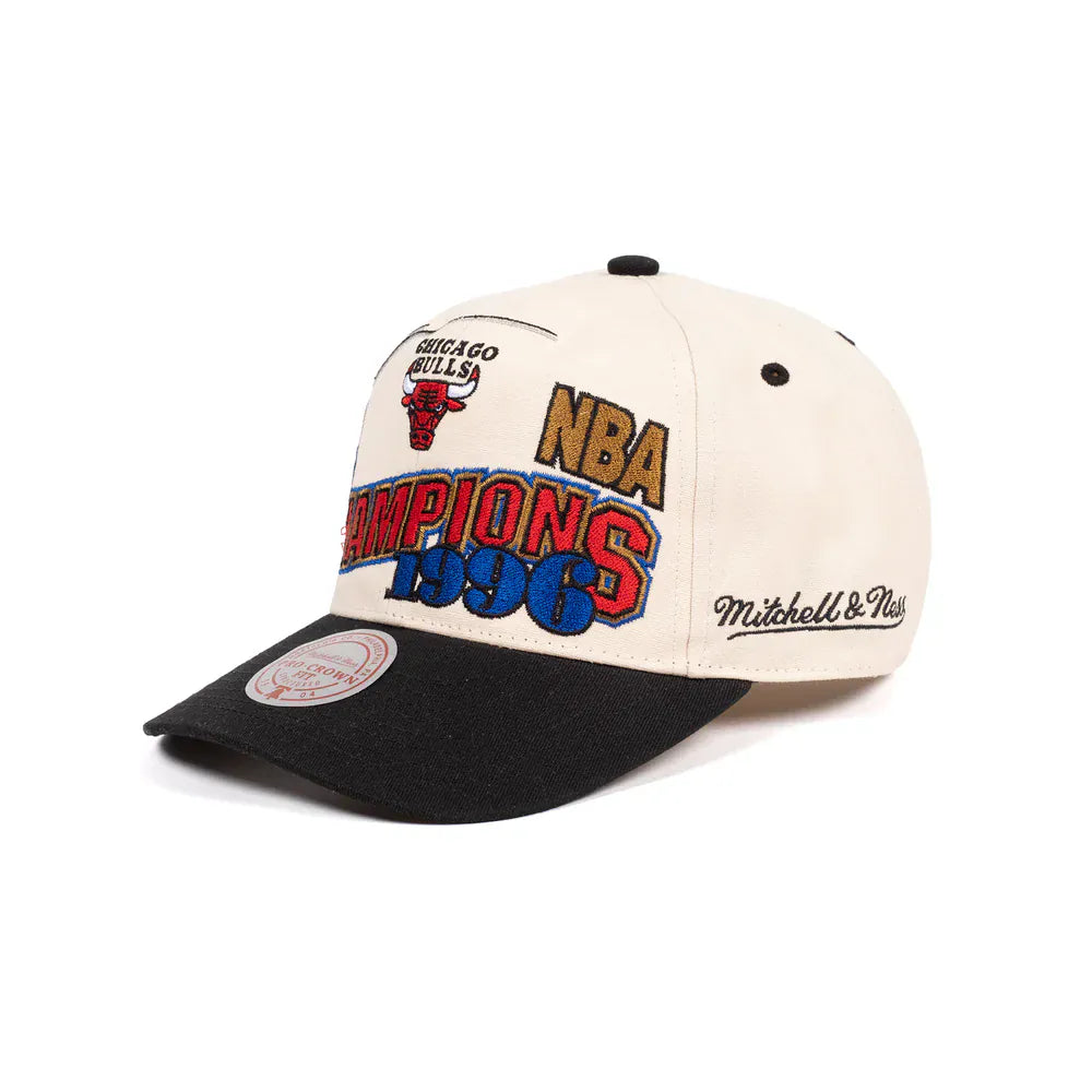 Mitchell & Ness 1996 Nba Champions Pro Crown Snapback Chicago Bulls - Cream / Black