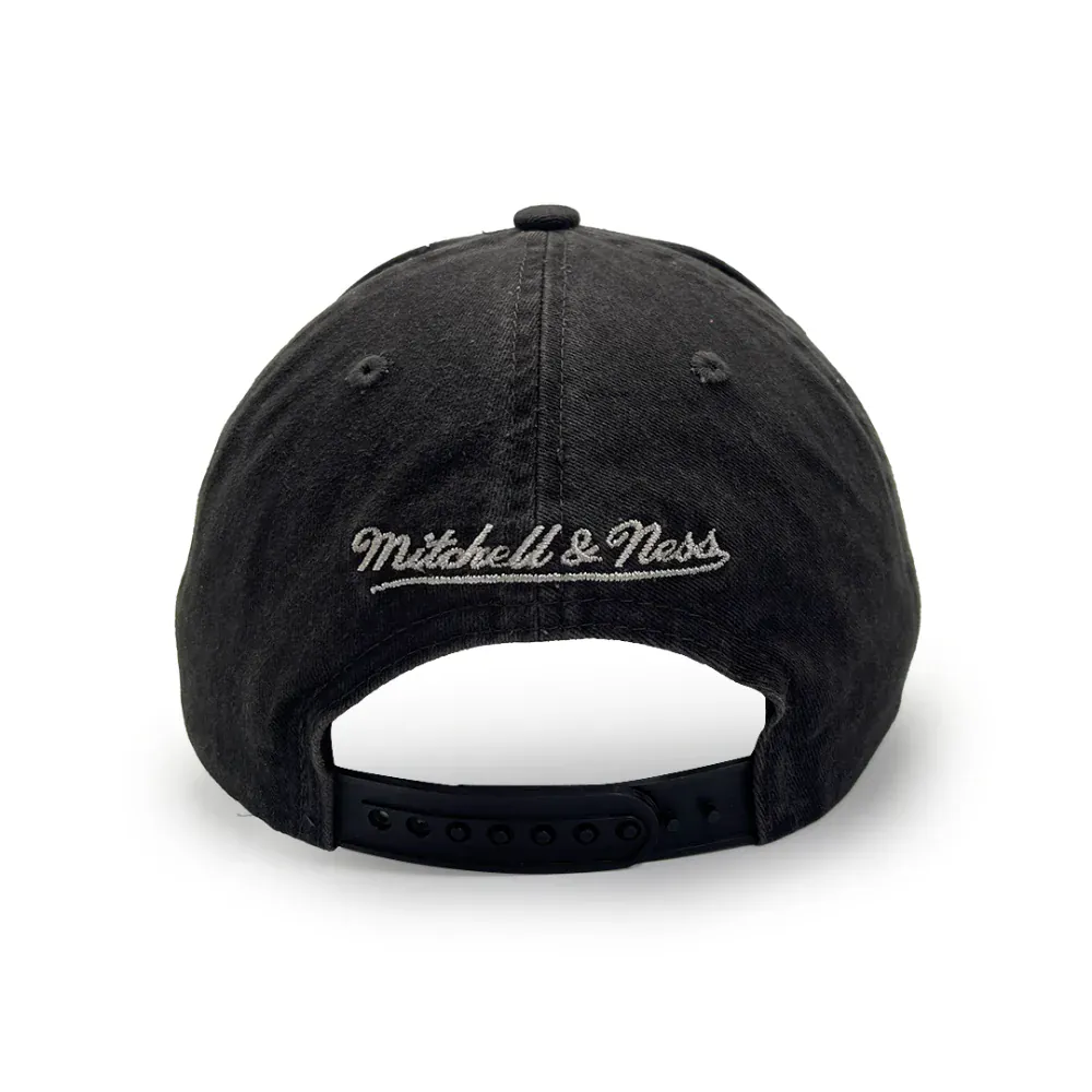 Mitchell & Ness Team Initial Pro Pinch Chicago Bulls Snapback - Washed Black