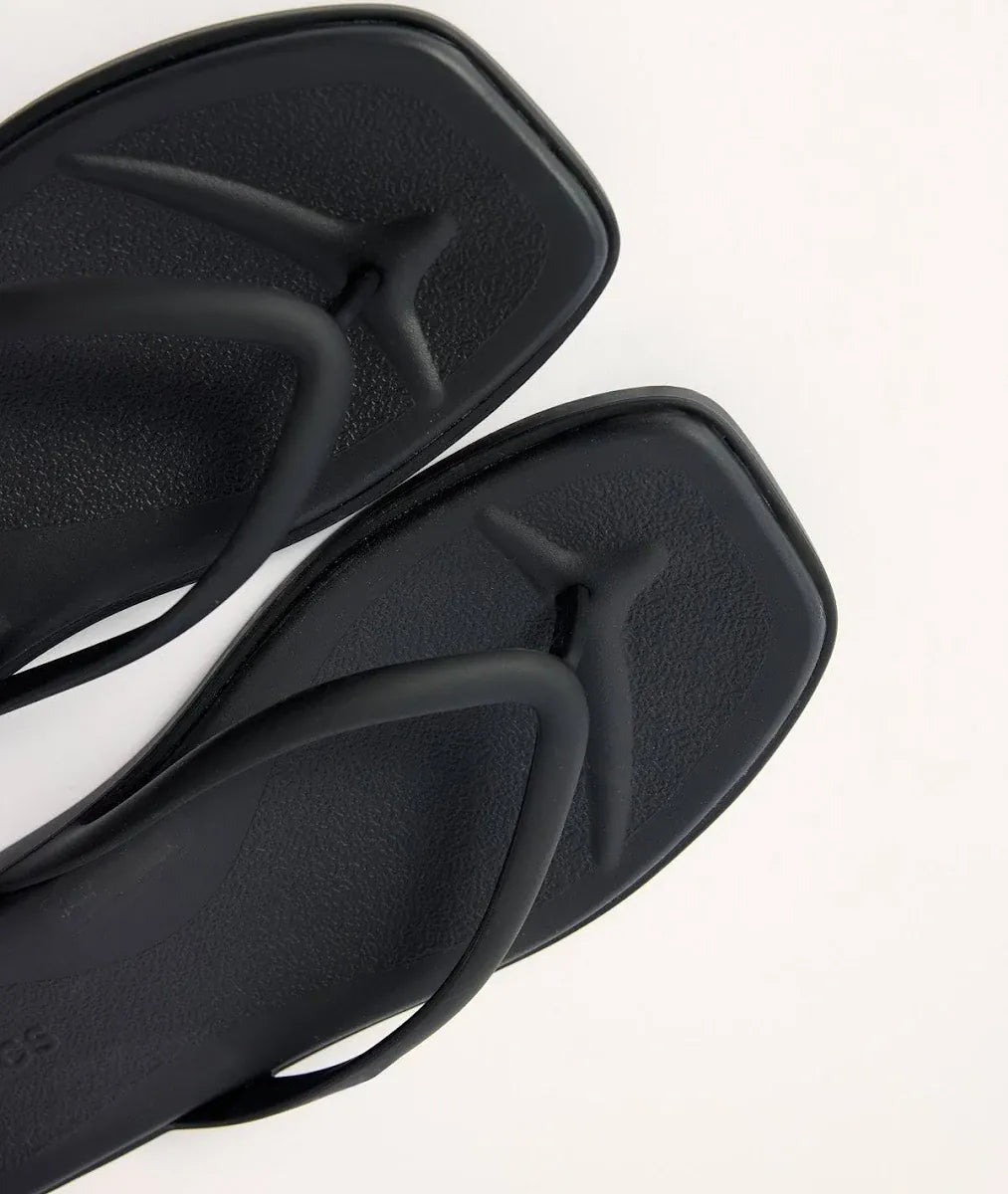 Crocs Womens Miami Flip Flop - Black