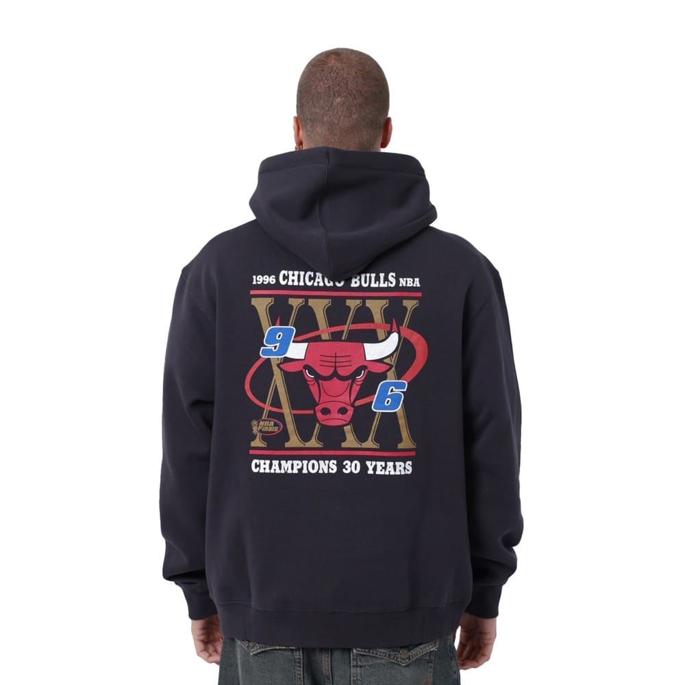 Mitchell & Ness Chicago Bulls 30 Years Hoodie - Washed Black