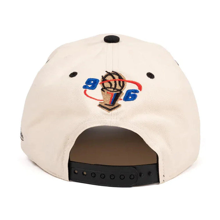 Mitchell & Ness 1996 Nba Champions Pro Crown Snapback Chicago Bulls - Cream / Black