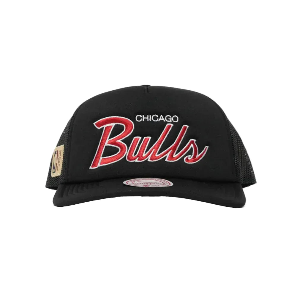 Mitchell & Ness Classic Script Trucker Snapback Chicago Bulls - Black