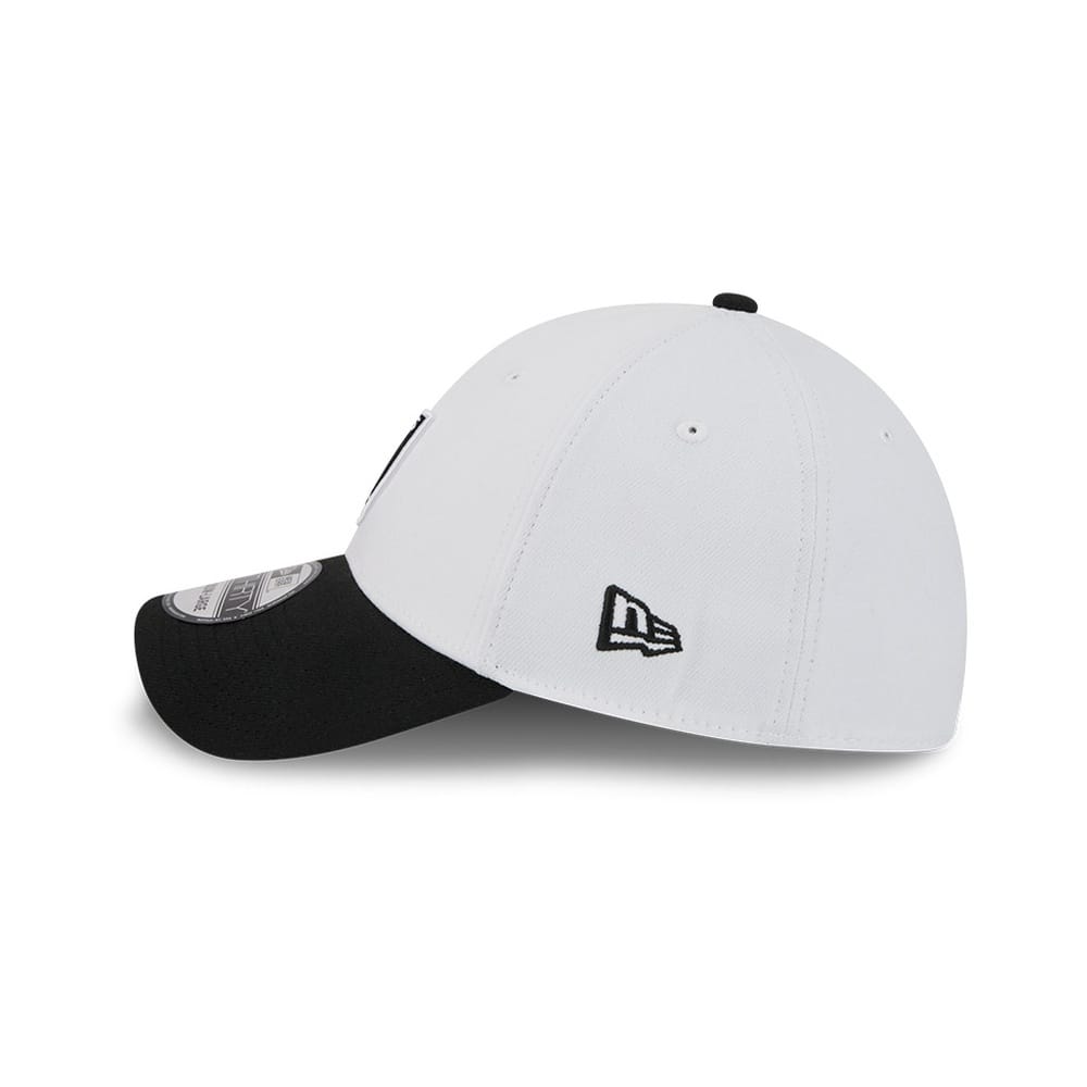 New Era 39THIRTY Modern Essentials Las Vegas Raiders - White