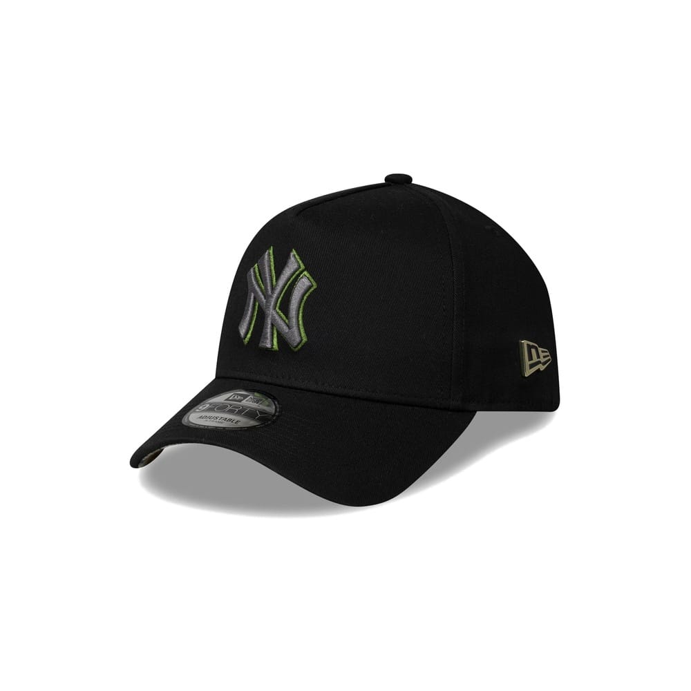 New Era 9FORTY Liquid Metal Snapback New York Yankees - Black